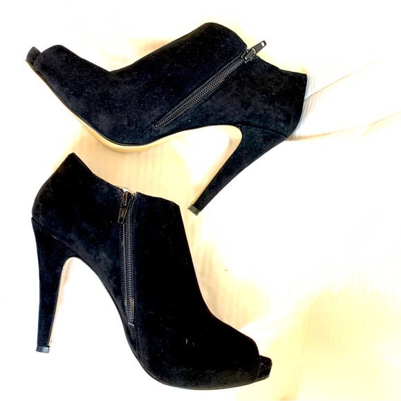 Nine West Phantom black suede peep-toe stiletto booties 8.5 - Picture 2 of 15